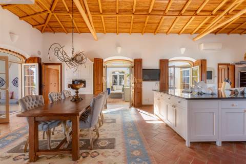 Magnífica Villa Senhorial com Vista Mar e Jardins Paisagísticos