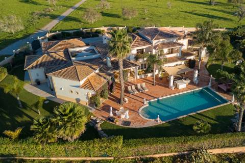 Magnífica Villa Senhorial com Vista Mar e Jardins Paisagísticos