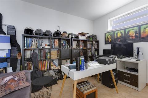 Moradia em Lagos com Piscina Aquecida e Excelente Exposição Solar