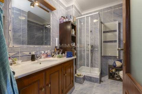 Moradia em Lagos com Piscina Aquecida e Excelente Exposição Solar