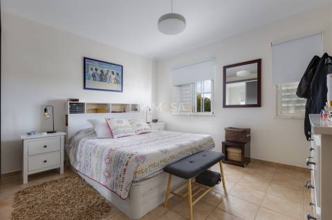 Moradia em Lagos com Piscina Aquecida e Excelente Exposição Solar