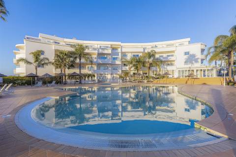 Apartamento T3 a 500 metros da Praia de Porto Mós, Lagos