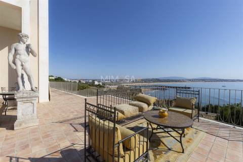 Propriedade com Ilha Privativa na Praia do Pinhão, Lagos