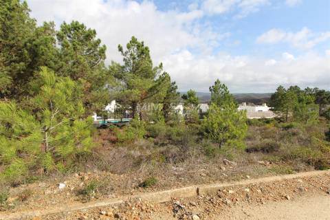 Terreno Urbano no Espartal e a poucos minutos da Praia