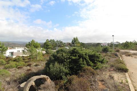 Terreno Urbano no Espartal e a poucos minutos da Praia