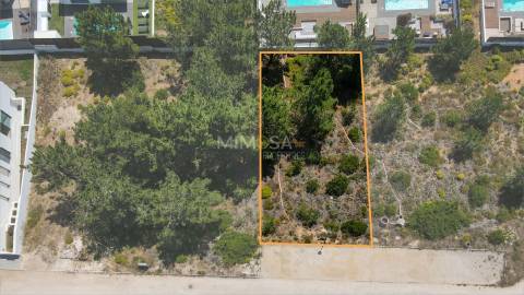 Terreno Urbano no Espartal e a poucos minutos da Praia