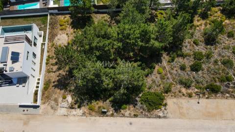 Terreno Urbano no Espartal e a poucos minutos da Praia