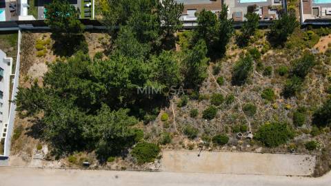 Terreno Urbano no Espartal e a poucos minutos da Praia
