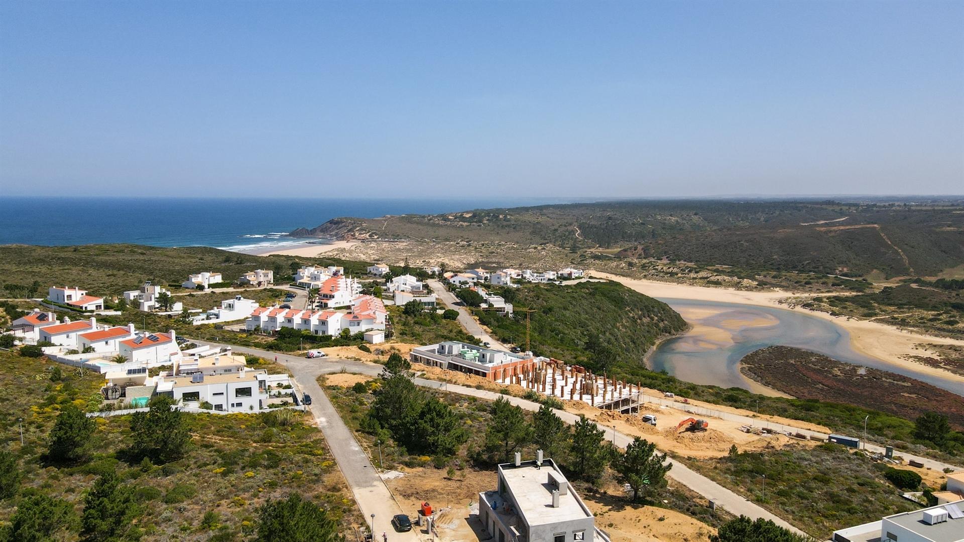 Terreno Urbano no Espartal e a poucos minutos da Praia