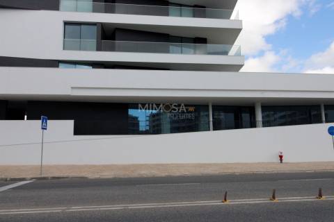 Espaço Comercial Versátil junto à Marina de Lagos