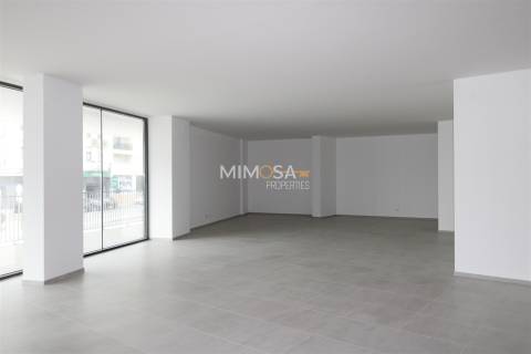 Espaço Comercial Versátil junto à Marina de Lagos