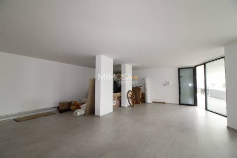 Espaço Comercial Versátil junto à Marina de Lagos