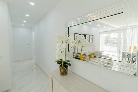 Apartamento T2 com piscina em fase de construção, em Lagos