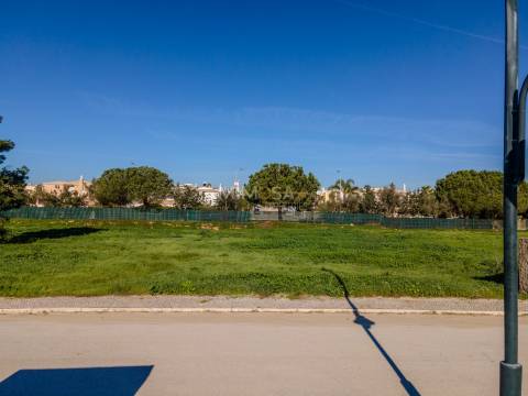 Lotes urbanos junto à Ponta da Piedade e Praia do Porto de Mós