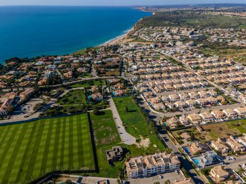 Lotes urbanos junto à Ponta da Piedade e Praia do Porto de Mós