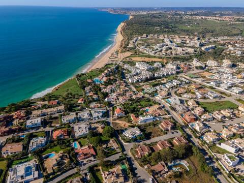 Lotes urbanos junto à Ponta da Piedade e Praia do Porto de Mós