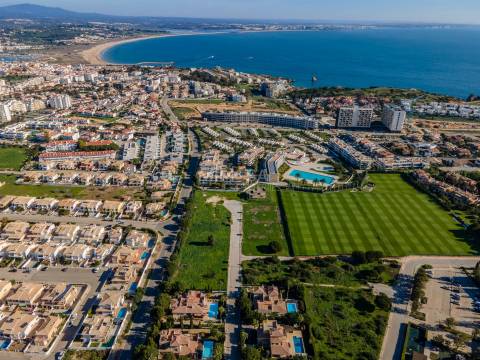 Lotes urbanos junto à Ponta da Piedade e Praia do Porto de Mós