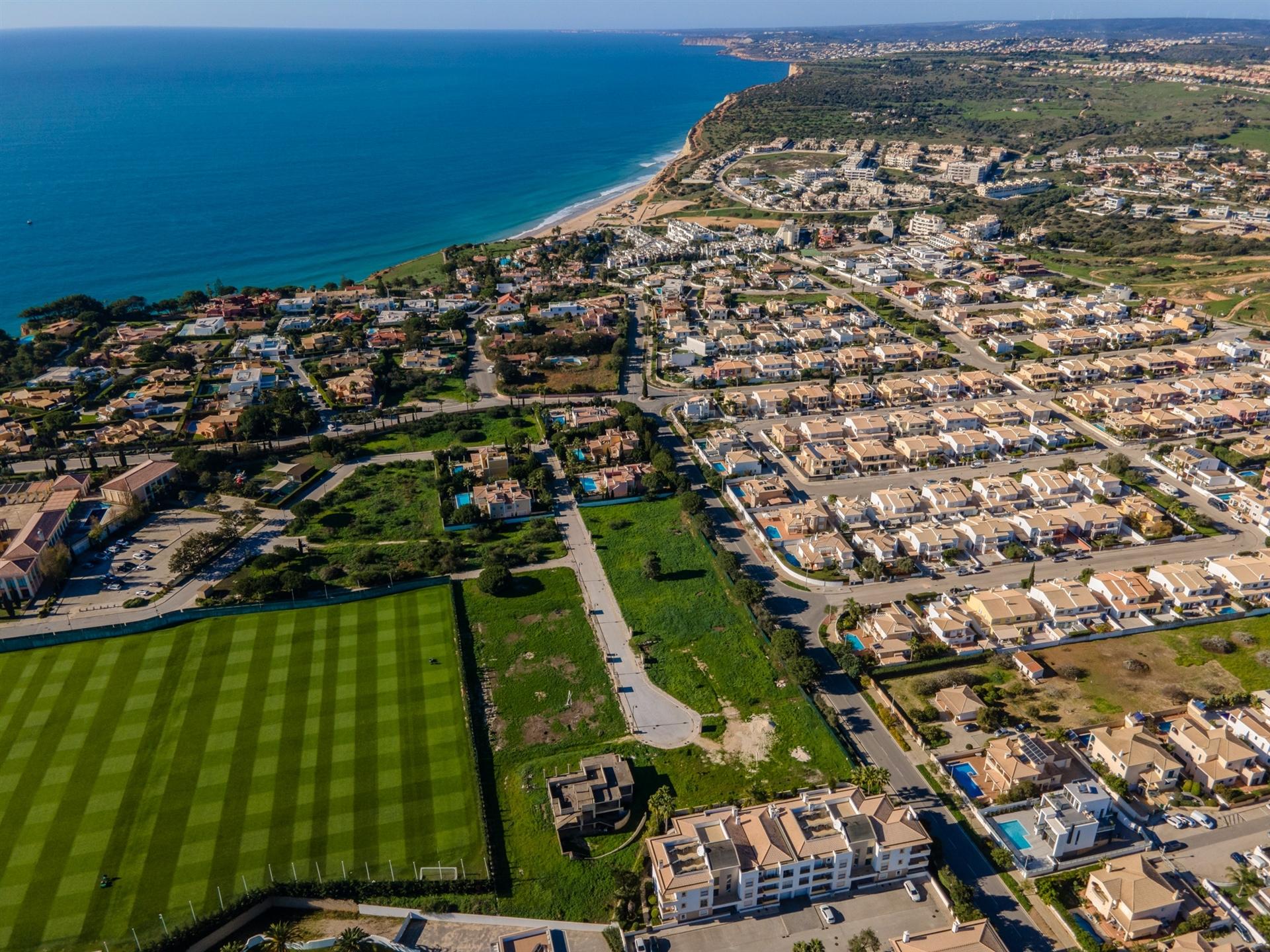 Lotes urbanos junto à Ponta da Piedade e Praia do Porto de Mós