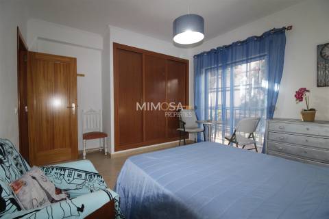 Apartamento T1 no Rés-do-Chão com Jardim e Piscina – Praia da Luz