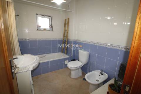 Apartamento T1 no Rés-do-Chão com Jardim e Piscina – Praia da Luz