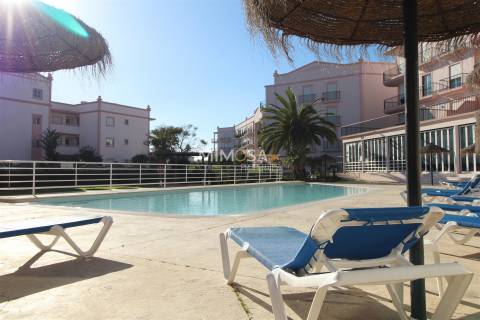 Apartamento T1 no Rés-do-Chão com Jardim e Piscina – Praia da Luz
