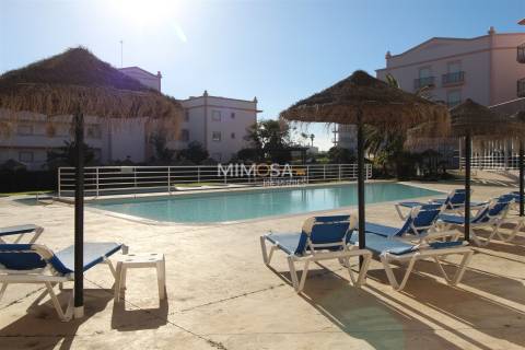 Apartamento T1 no Rés-do-Chão com Jardim e Piscina – Praia da Luz