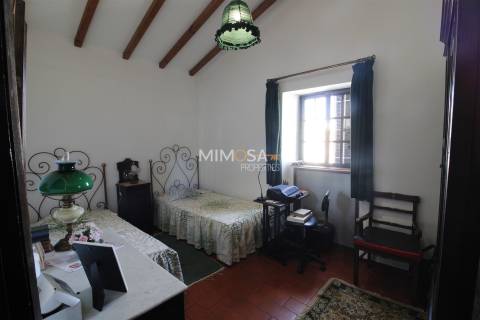 Casa de Campo T3 com Terreno de 4570 m² em Lagos