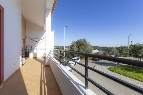 Moradia T3+2 com Piscina e Sótão Amplo a 5 Minutos de Lagos