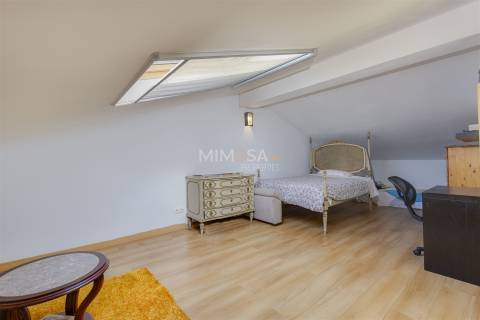 Moradia T3+2 com Piscina e Sótão Amplo a 5 Minutos de Lagos