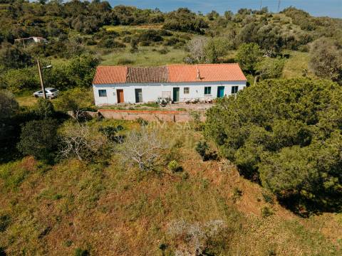 Quinta com 6 hectares e Vista Panorâmica – Lagos, Algarve