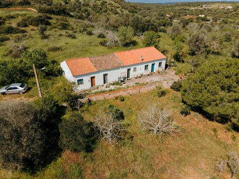 Quinta com 6 hectares e Vista Panorâmica – Lagos, Algarve