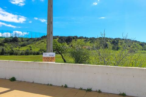 Terreno com Projeto para Moradia T3 com Piscina – Lagos