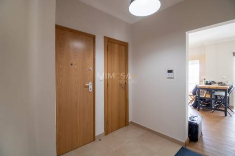 Apartamento T1+1 com Vista Mar à venda em Lagos