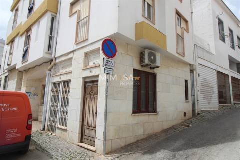 Loja com 78&#8239;m² pronto a utilizar no Centro Histórico de Lagos