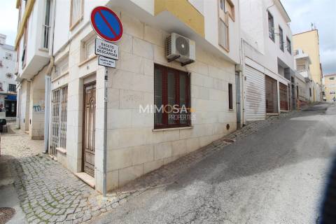 Loja com 78&#8239;m² pronto a utilizar no Centro Histórico de Lagos