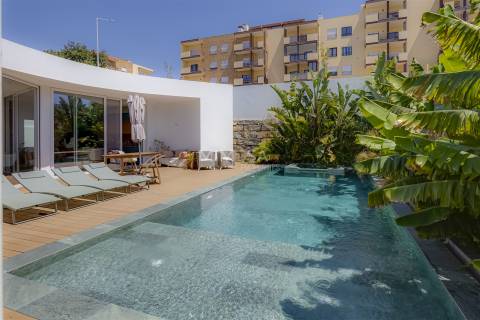 Moradia Contemporânea de Luxo T4 em Porto de Mós, Lagos