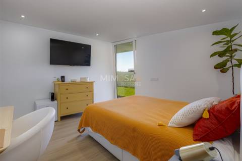 Moradia Contemporânea de Luxo T4 em Porto de Mós, Lagos