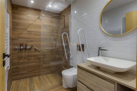 Moradia Contemporânea de Luxo T4 em Porto de Mós, Lagos