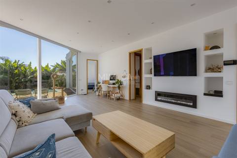 Moradia Contemporânea de Luxo T4 em Porto de Mós, Lagos