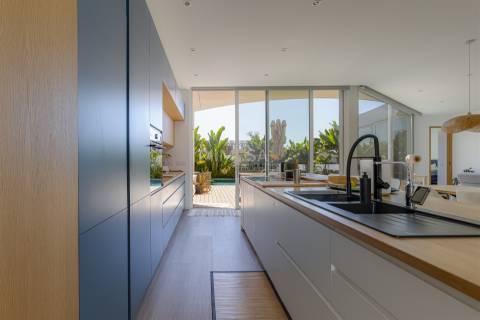 Moradia Contemporânea de Luxo T4 em Porto de Mós, Lagos