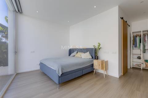 Moradia Contemporânea de Luxo T4 em Porto de Mós, Lagos