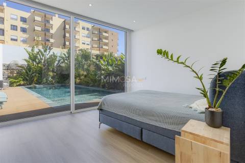 Moradia Contemporânea de Luxo T4 em Porto de Mós, Lagos