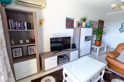 Apartamento T2, com vista mar em Alvor