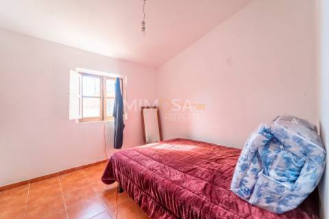 Moradia T3 com Potencial de Investimento, Raposeira, Vila do Bispo