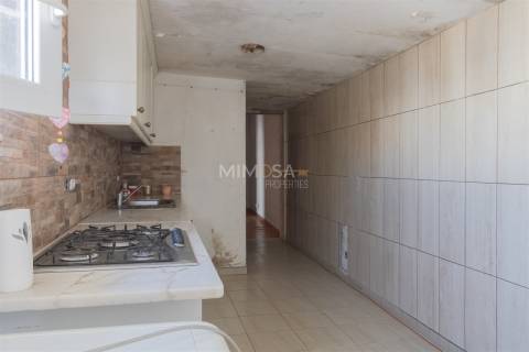 Moradia T3 com Potencial de Investimento, Raposeira, Vila do Bispo