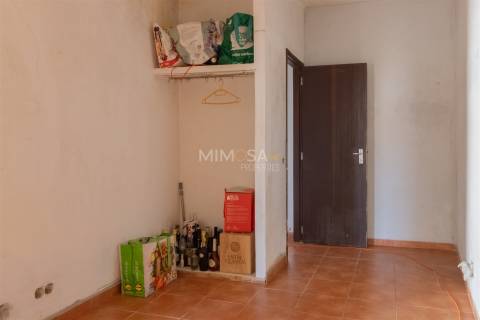 Moradia T3 com Potencial de Investimento, Raposeira, Vila do Bispo