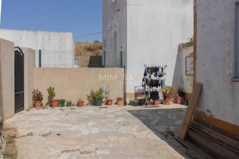 Moradia T3 com Potencial de Investimento, Raposeira, Vila do Bispo