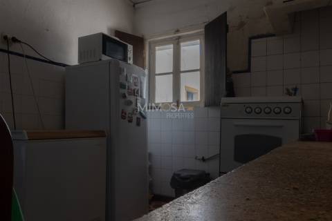 Moradia T3 com Potencial de Investimento, Raposeira, Vila do Bispo