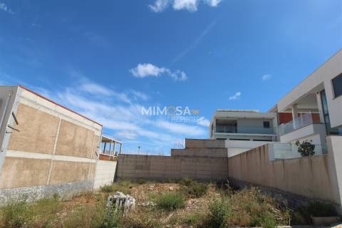 Terreno de 305&#8239;m² para Moradia Geminada – Portelas, Lagos
