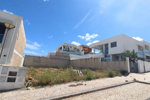 Terreno de 305&#8239;m² para Moradia Geminada – Portelas, Lagos